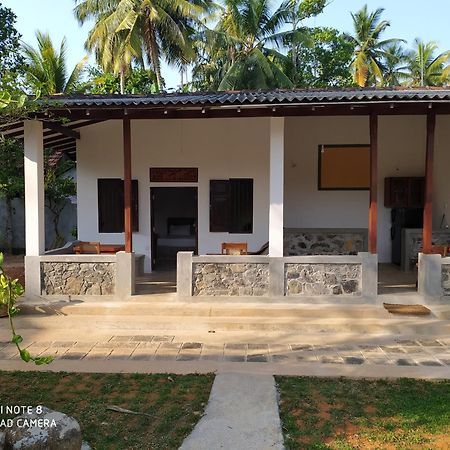 Priyanka Villa Bentota Buitenkant foto