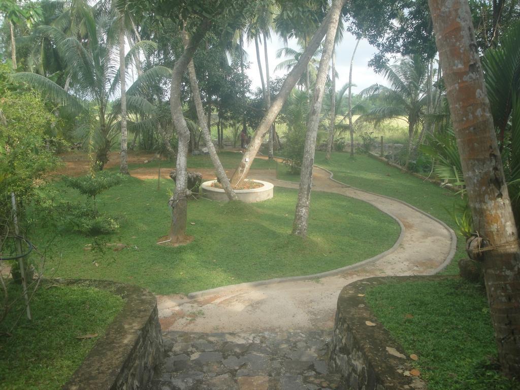 Priyanka Villa Bentota Buitenkant foto