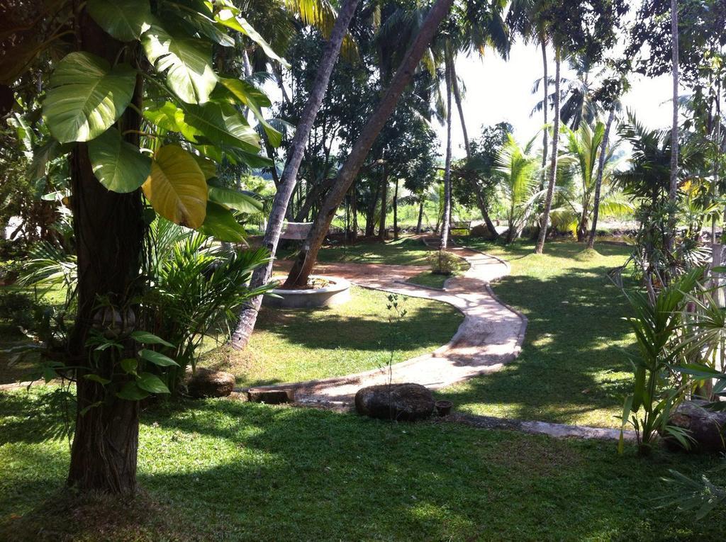 Priyanka Villa Bentota Buitenkant foto