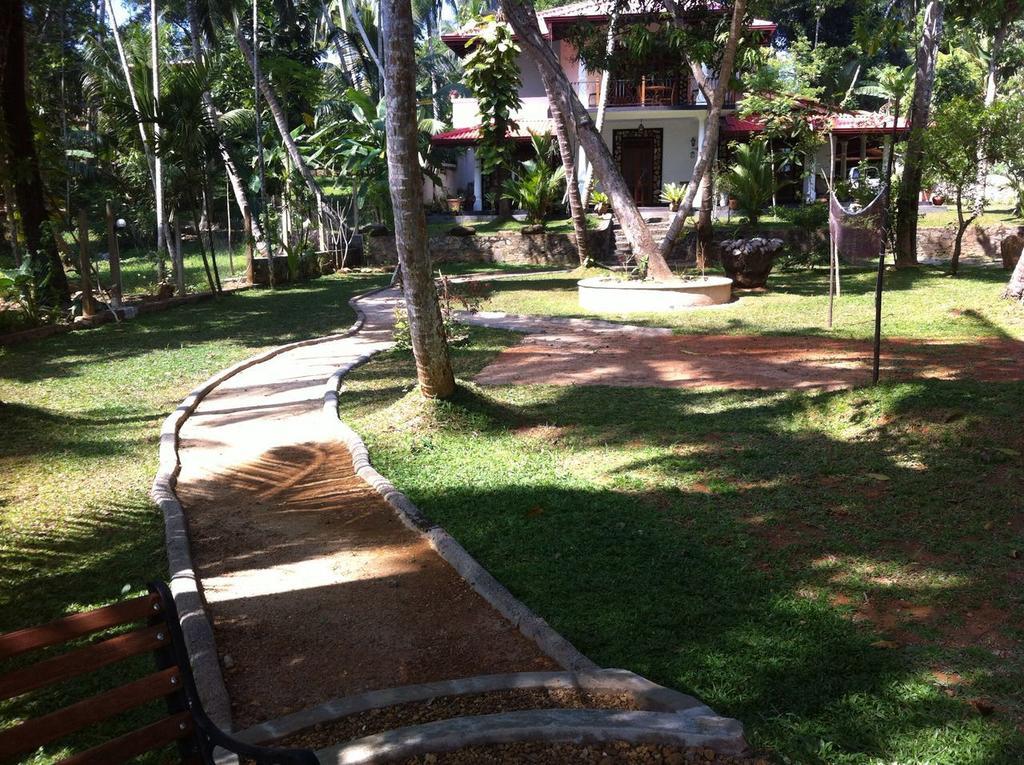 Priyanka Villa Bentota Buitenkant foto